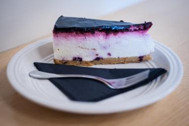 Cheesecake sa šumskim voćem